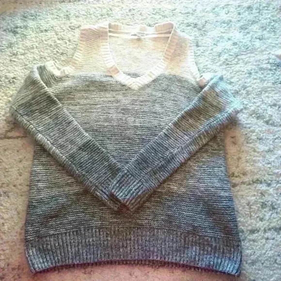 Rebecca Minkoff Page Grey and White Wool Blend Cold Shoulder Knit Sweater M - Picture 12 of 13